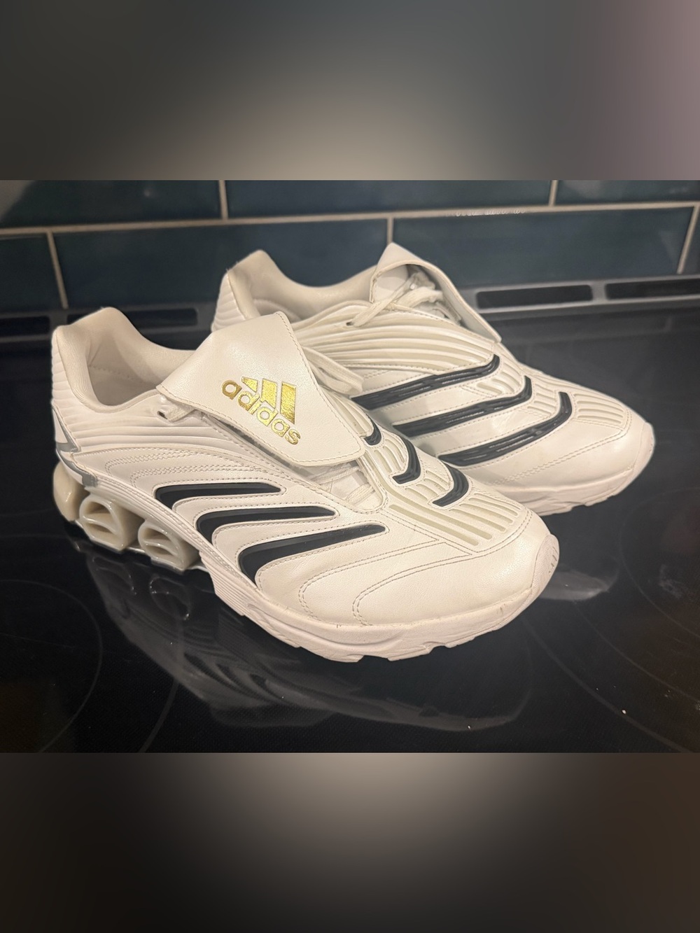 adidas Predator Megaride Men’s White Athletic Sneakers size 9